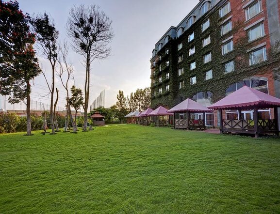 Royal Orchid Royal Orchid, Golf Avenue, 1, HAL Old Airport Rd, adjoining KGA Golf Course, Domlur, Bengaluru, Karnataka 560008 Bangalore